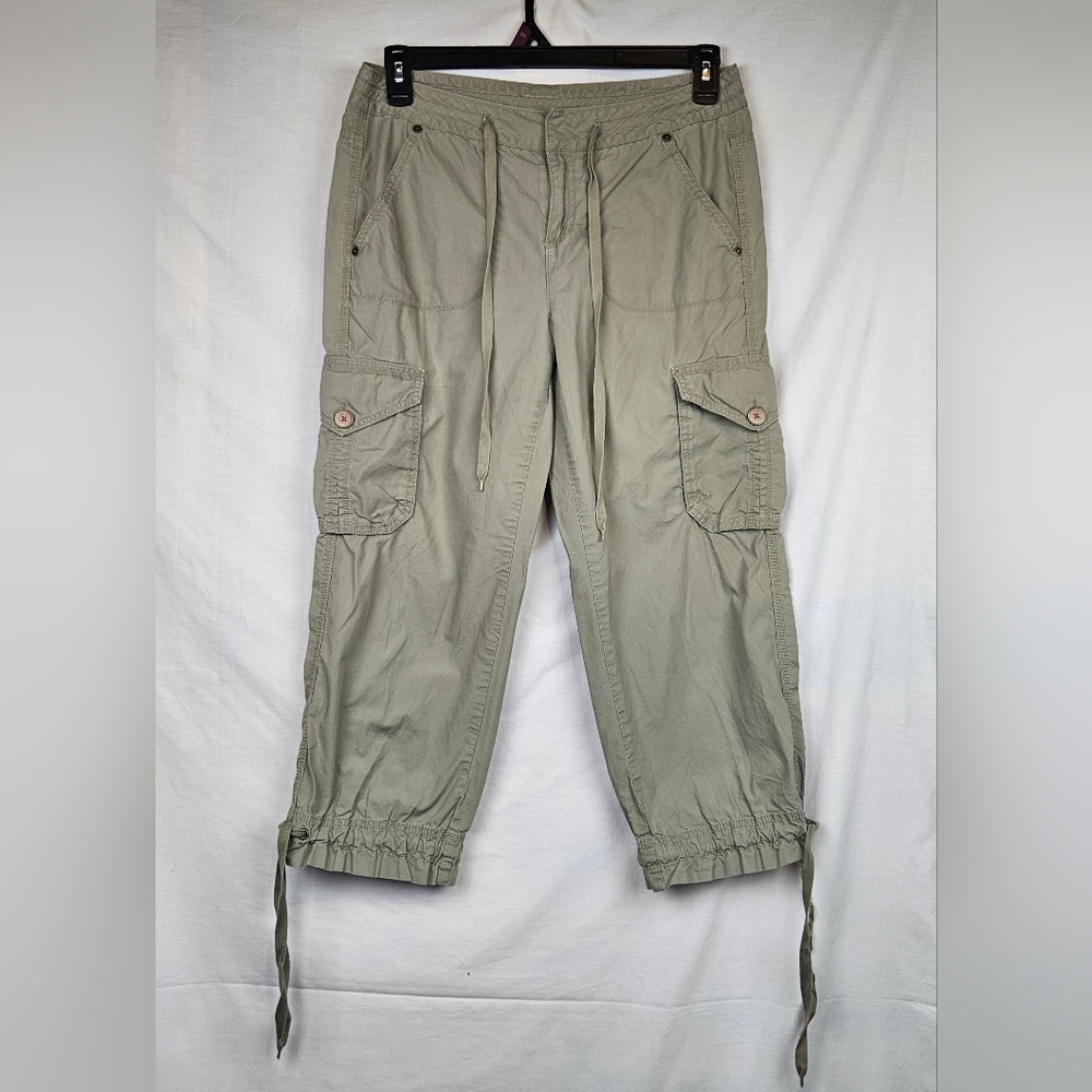DKNY Active Women's Capri Khaki‎ Green Cargo Pants Sz 8 Athleisure Casual